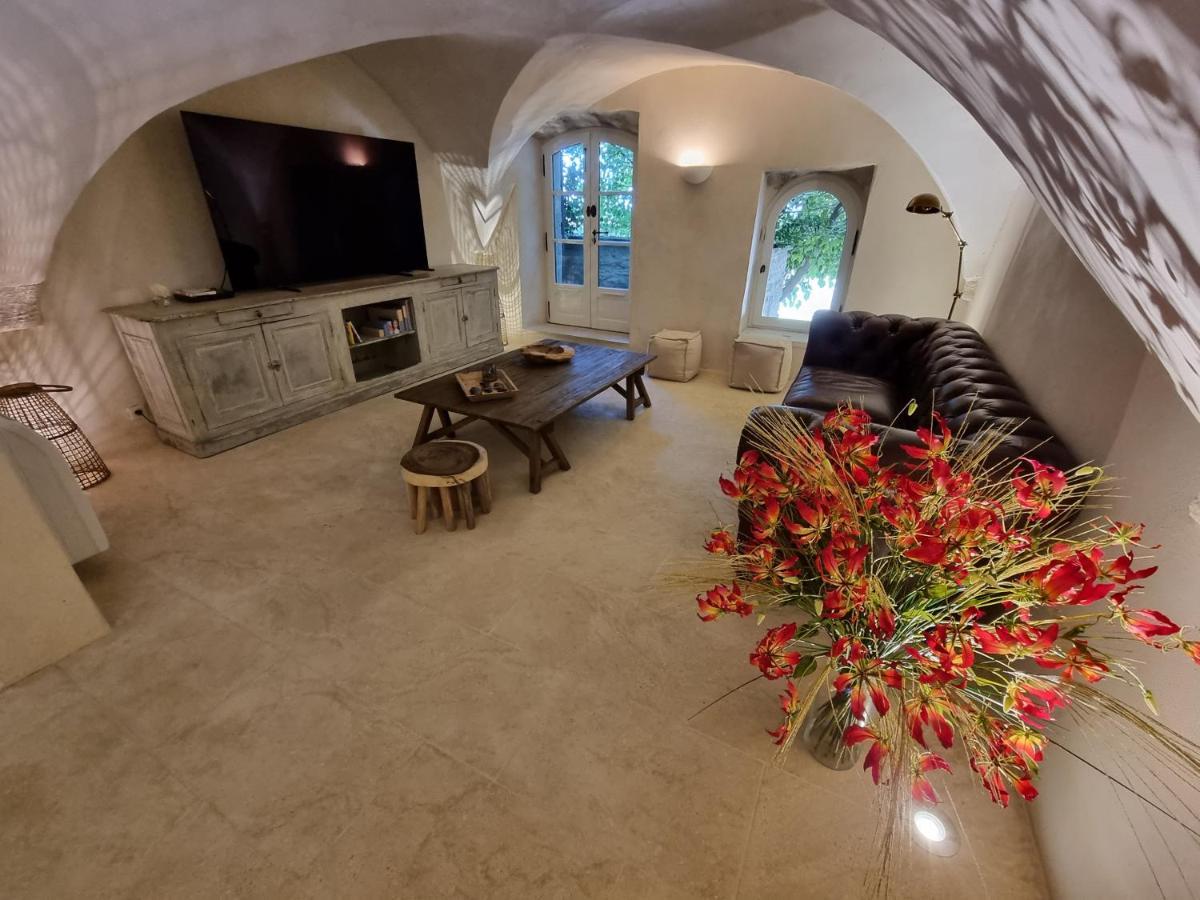 Piscine troglodyte avec vue incroyable à Gordes Vila Exterior foto